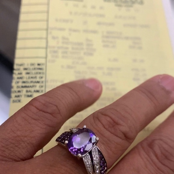 10k While Gold Amethyst & Diamond Ring - Picture 3 of 7